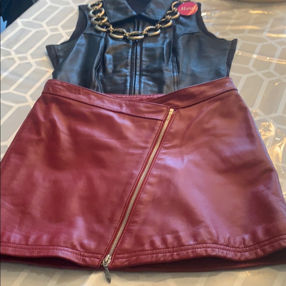 🌸Wilson red leather skirt size 6🌸